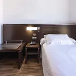 Hotell Globales Castillo De Ayud