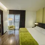 Hotell Globales Castillo De Ayud