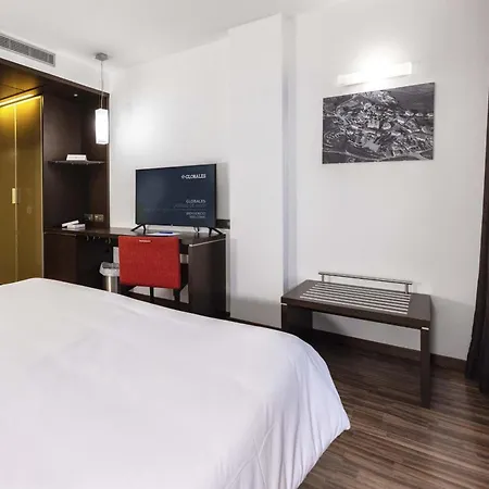 Globales Castillo De Ayud