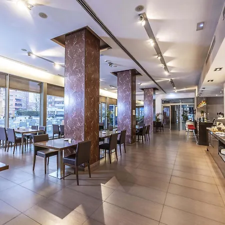 Hotell Globales Castillo De Ayud