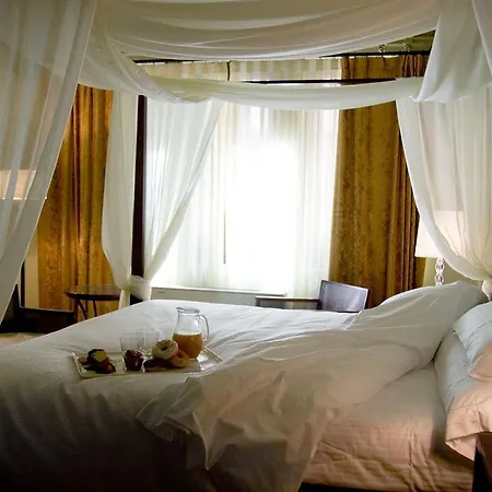 Globales Castillo De Ayud